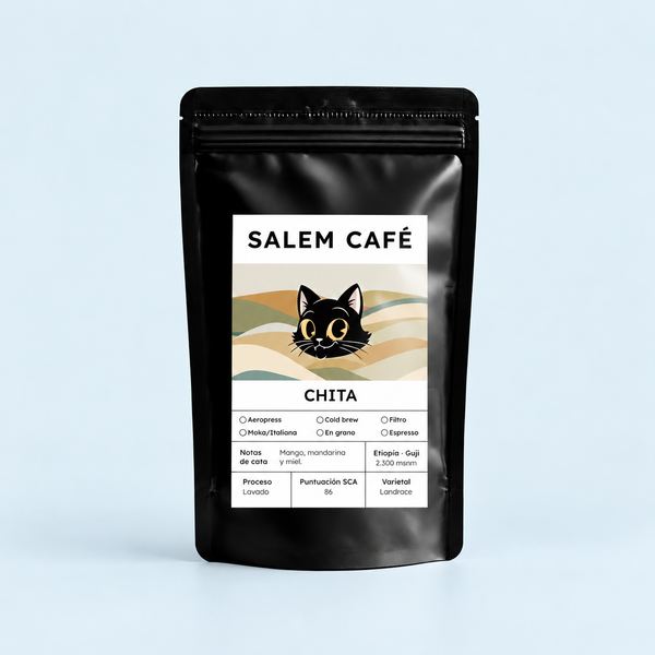 Café Chita de Etiopía Guji, 86 SCA, lavado, Landrace, sobre fondo azul pastel