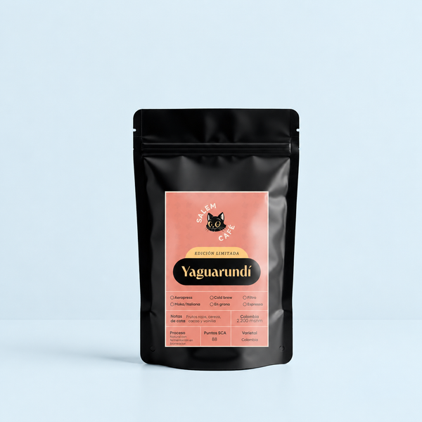 Café Yaguarundí de Colombia, 88 SCA, bolsa individual con fondo azul pastel